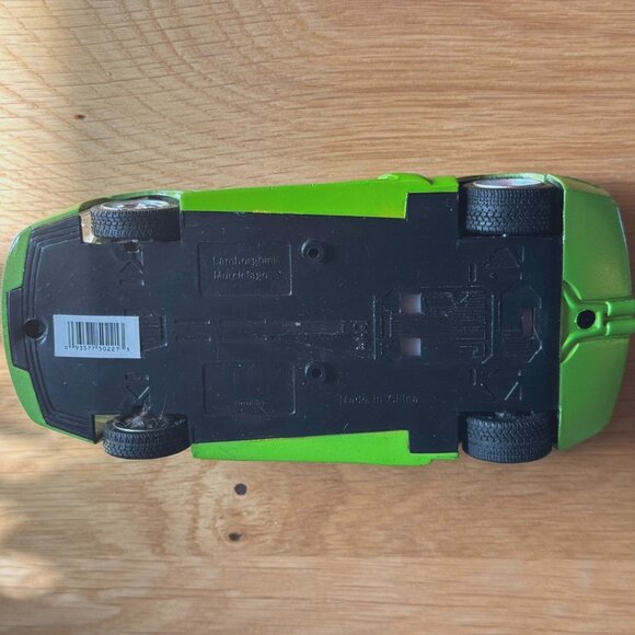 Lamborghini Murciélago Die-Cast Pull-Back Toy Car, Green - Picture 11 of 12